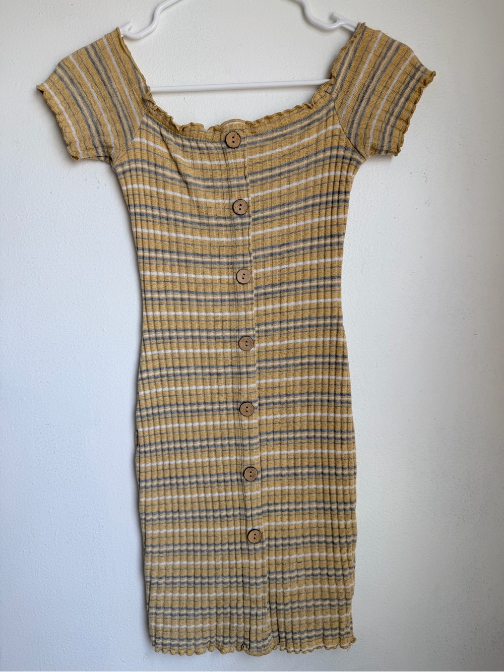 2 Dresses - size Small